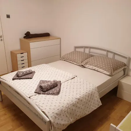 Sunny Moderen Apartmán *